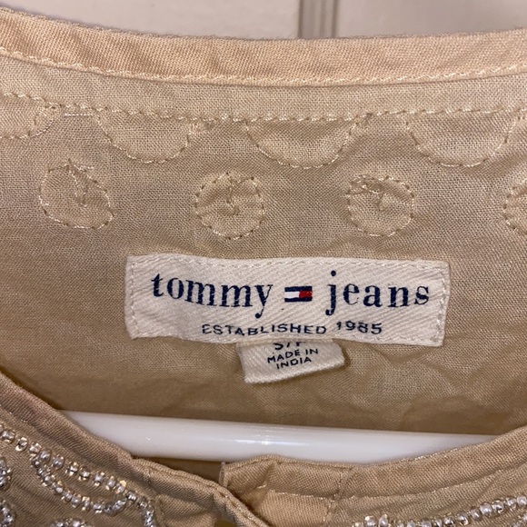 Tommy Jeans SP Beige Half Button Up Blouse - Picture 2 of 13